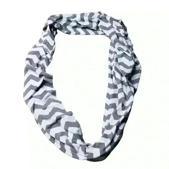 Itzy ritzy nursing happens breastfeeding scarf - Picture 4 of 7
